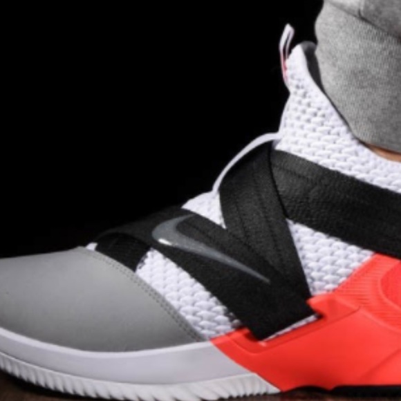 Lebron James Nike 12 Soldier - just like new - Picture 2 of 2